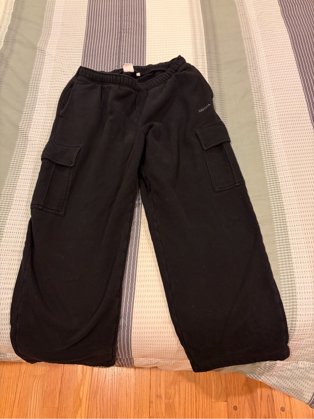 Aritzia Black Kids Cargo Sweatpants